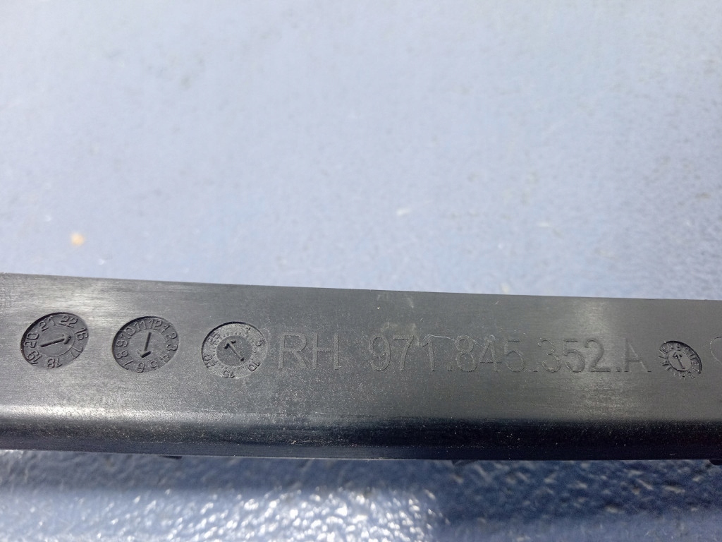 фото №6, Porsche panamera 971 скло двері задня права задня малий 971845026g