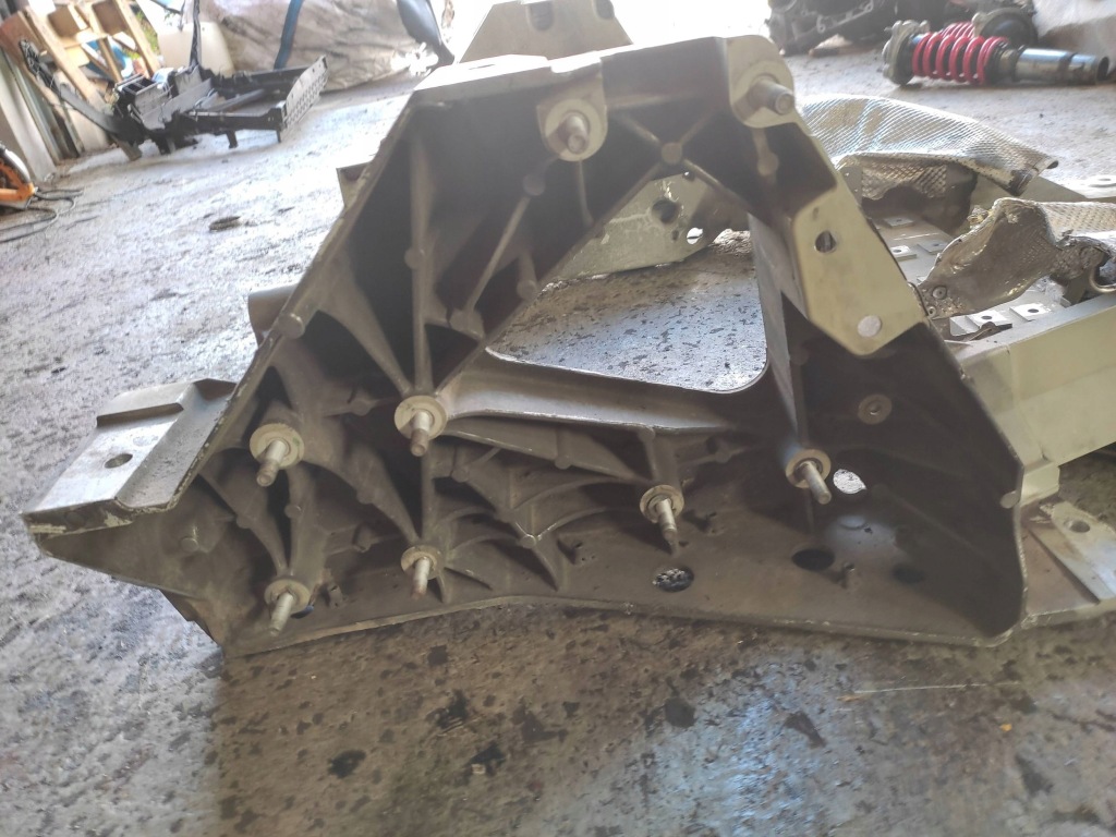 Подрамник задняя ferrari california f149 232707 Недорого