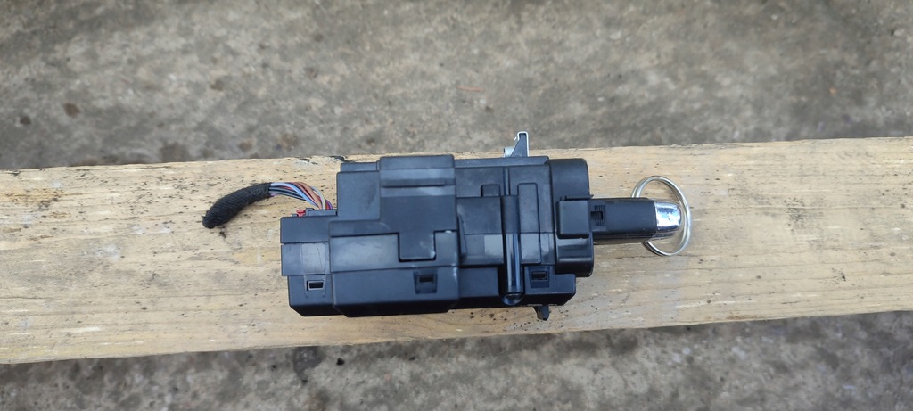 фото №6, Замок зажигания с ключ audi a4 b8 8k0909131d