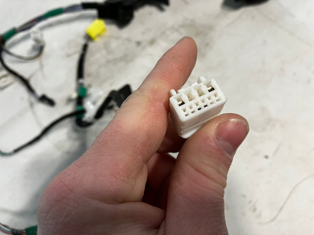 фото №9, Corolla e21 електропроводка двері правий перед 8pin