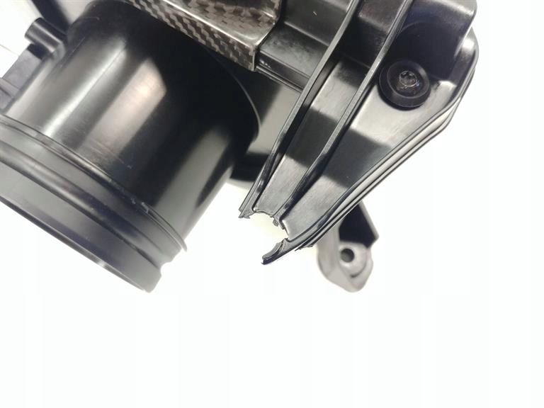 фото №10, Nowa корпус фільтра повітря права audi r8 карбон