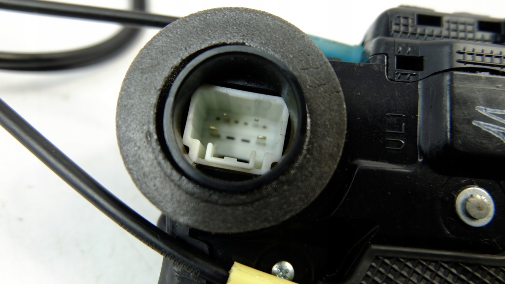 фото №5, Toyota verso замок двері лівий задня 4pin