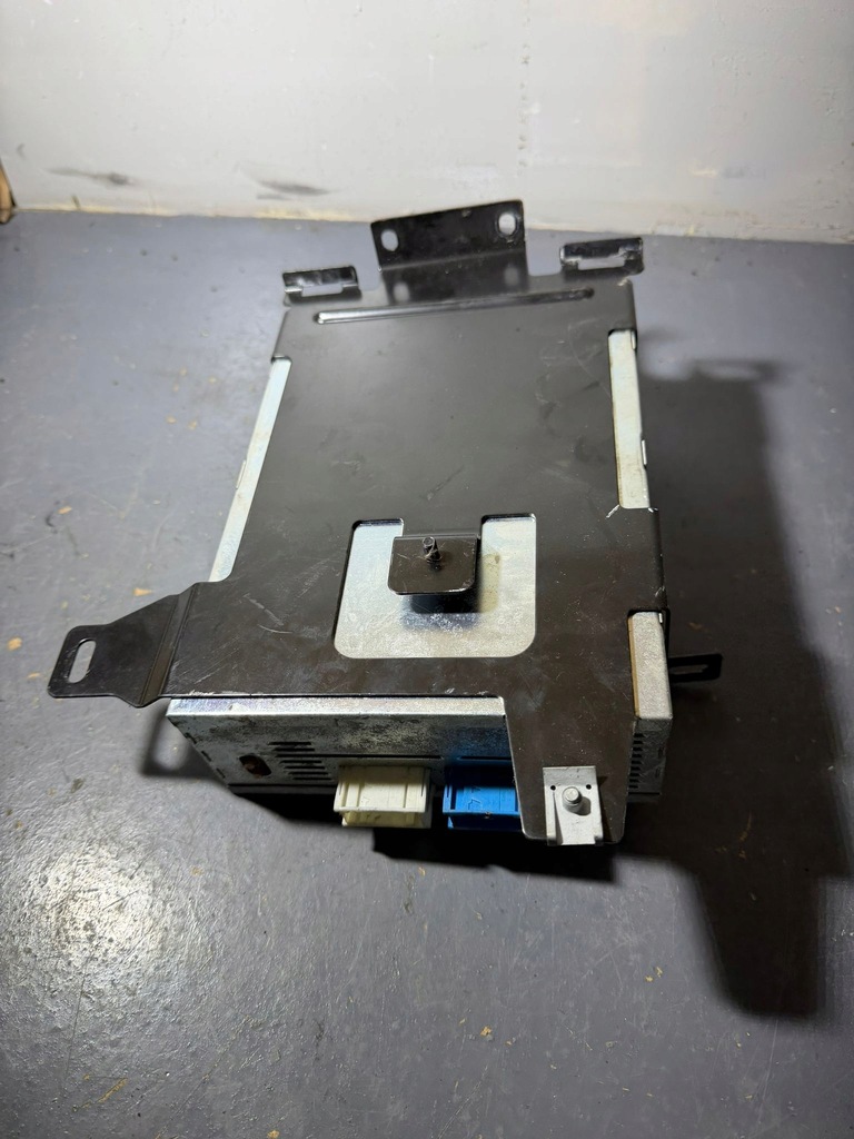 фото №1, Land rover range rover l322 усилитель yil000023