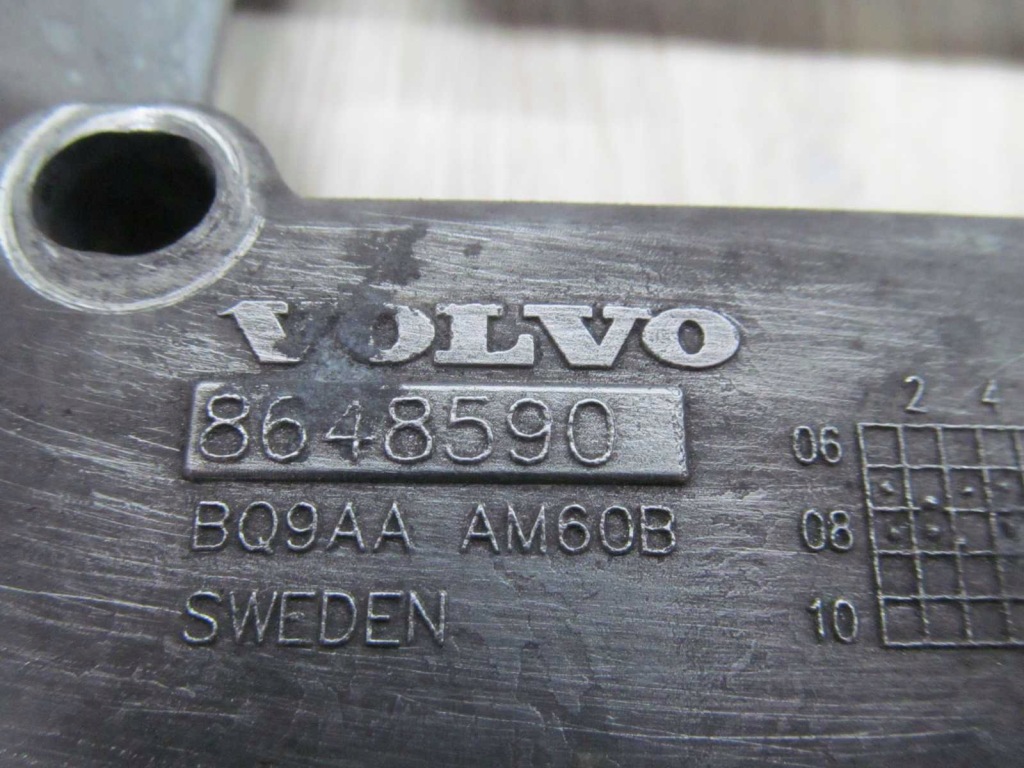 Volvo c30 06-13 основание кронштейн туннель ручного 8648590 Цена