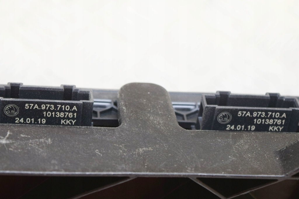 фото №5, Skoda karoq передній правий кронштейн кріпильний сидіння 57a971458a 57a973710a 2