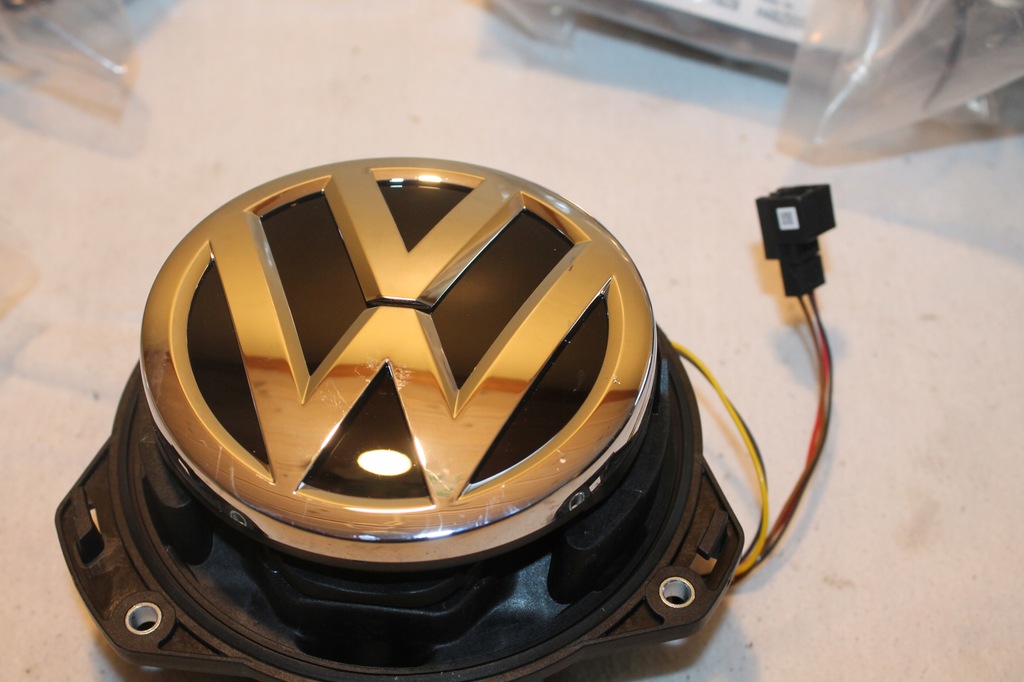 фото №1, Ручка кришки емблема камера заднього виду vw golf vii lift r 5g0827469s