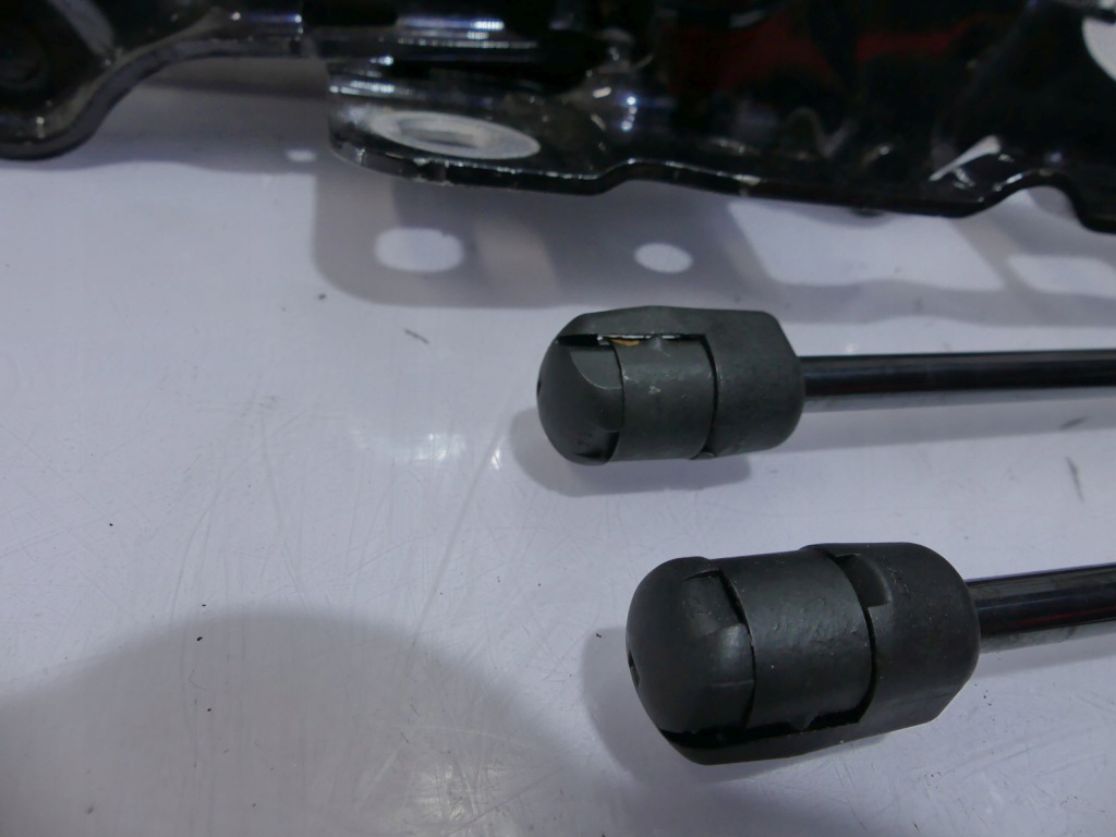 Bmw g14 g15 g16 петлі амортизатори капота комплект 7427051 7427052 7419041 в Україні