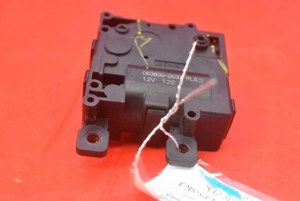 фото №7, Моторчик обігрівача 063800-2031 toyota corolla e21 1.8 hybrid 98 km 19-