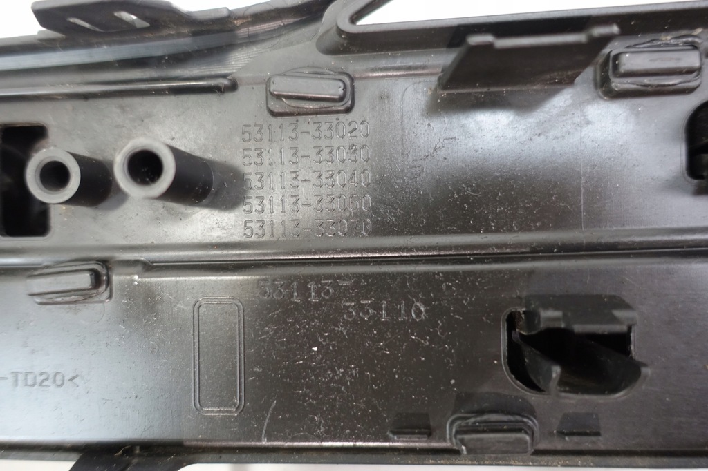 фото №12, Toyota camry viii 2017- решётка радиатора решётка средняя бампера перед 53113-33020