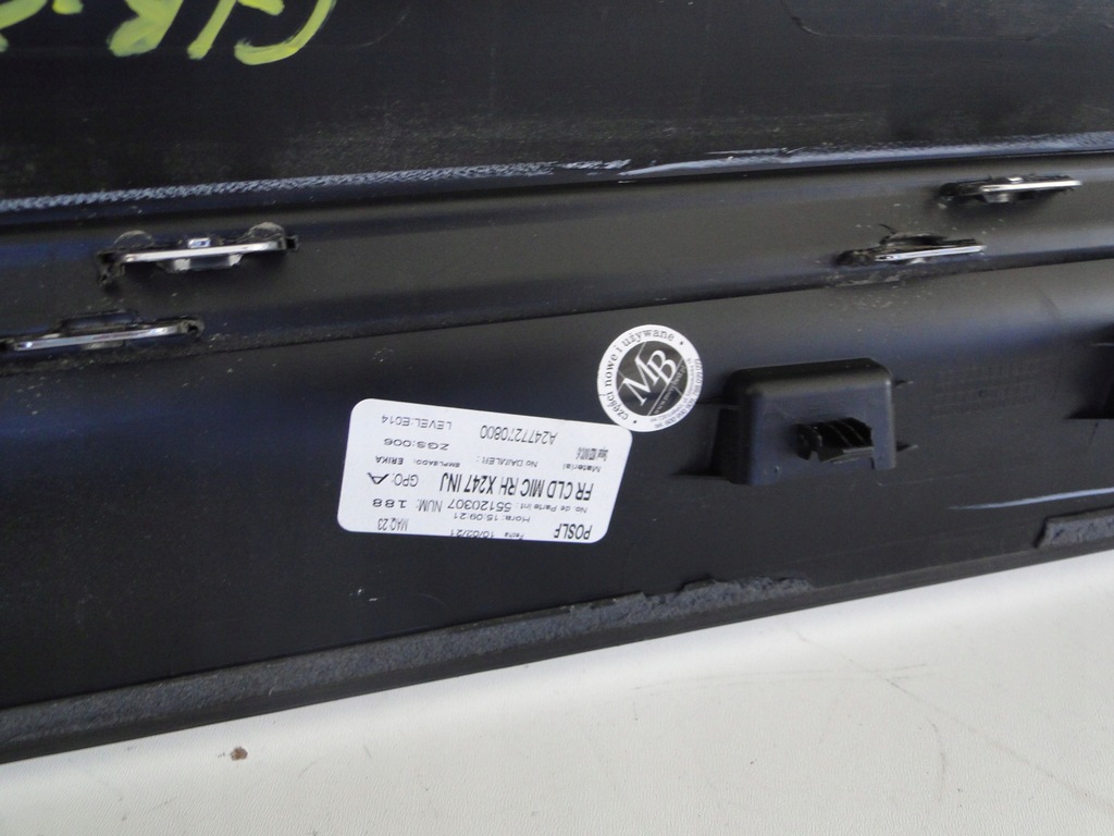 фото №9, Mercedes glb 247 x247 молдинг na двері передні праве amg