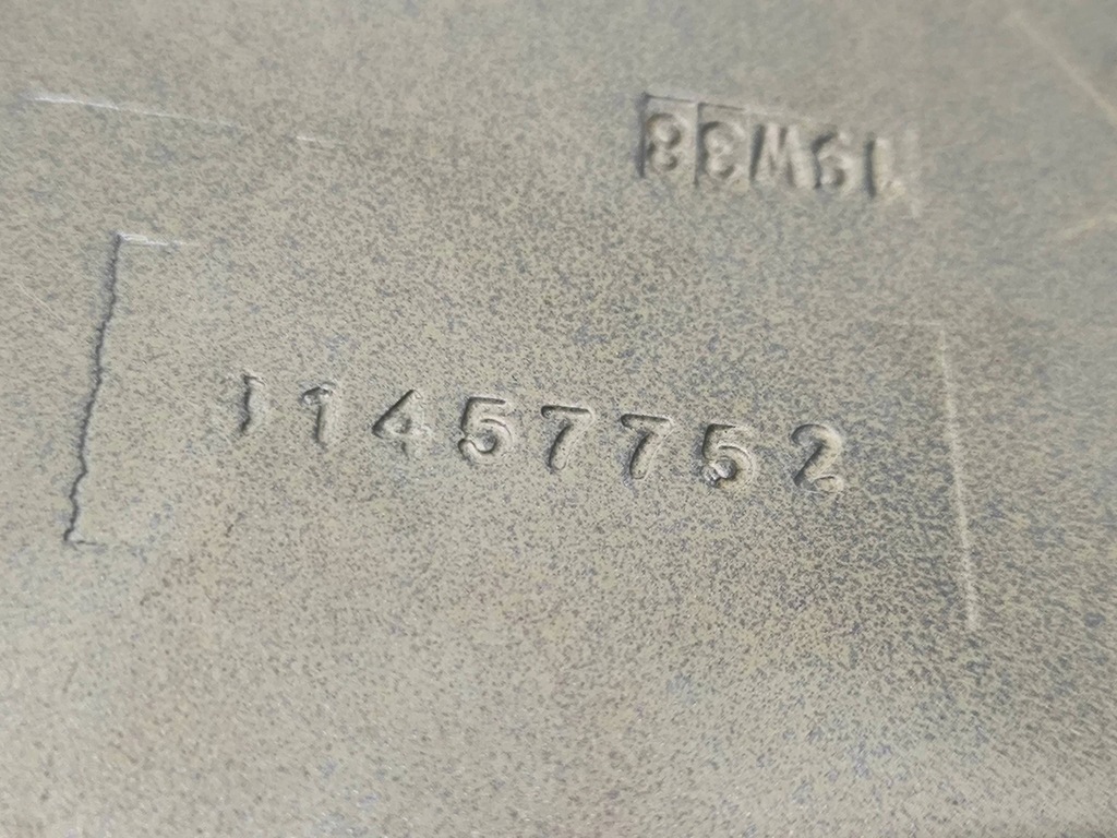 фото №7, Volvo xc40 2021 правая сторона кронштейн / кронштейн лампы передней