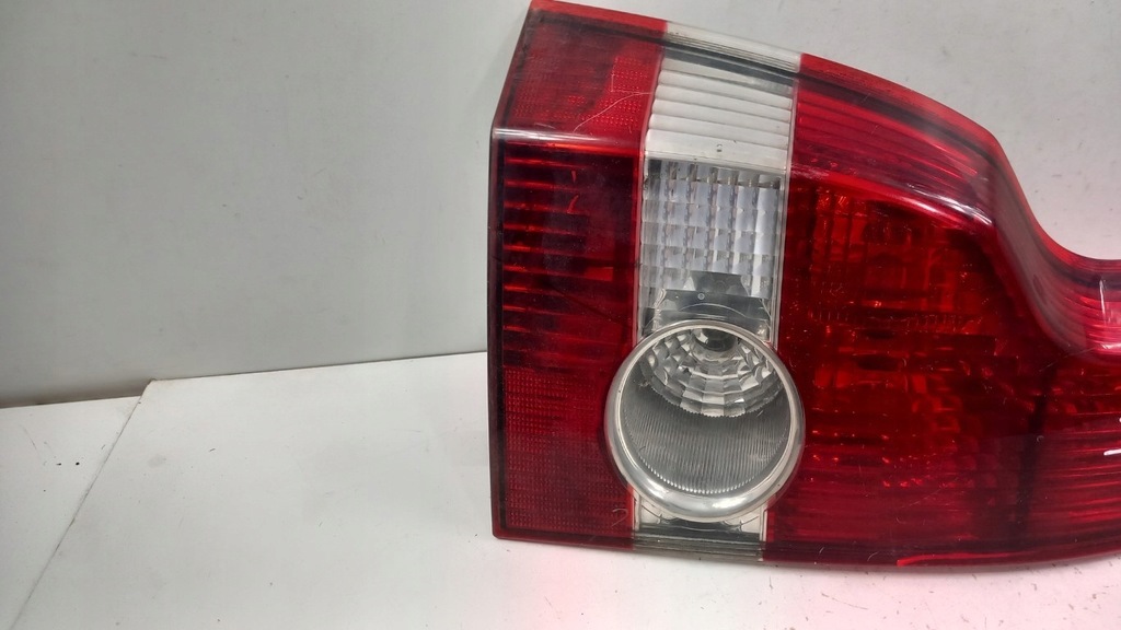 фото №3, Volvo v50 ii kombi лампа задняя левая