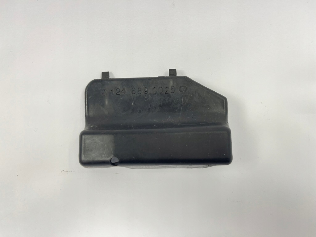 фото №1, Защита пластик фаркопа замка капот mercedes w124 1248890025