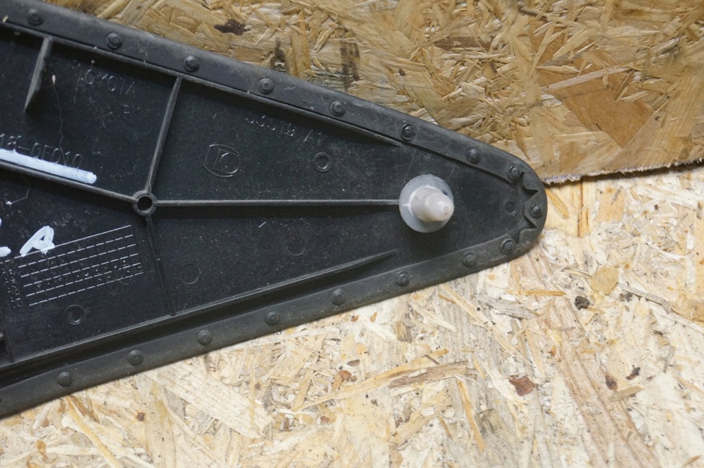 фото №7, Треугольник крыла левый toyota corolla verso ii 60118-0f010