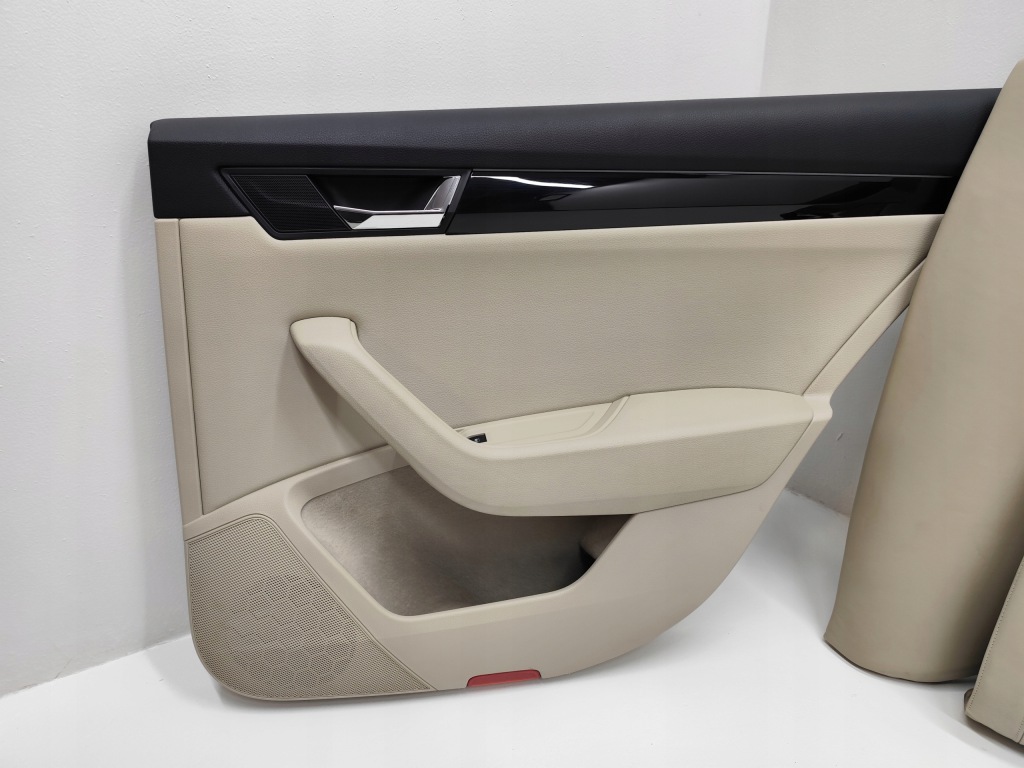 фото №15, Skoda superb iii kombi laurin&klement сидіння заднє сидіння тунель обшивки комплект