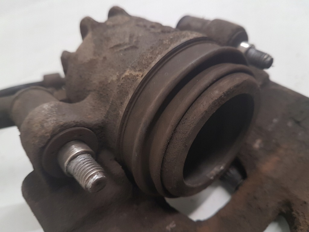 фото №11, Peugeot 5008 i суппорт тормозной правый левый перед