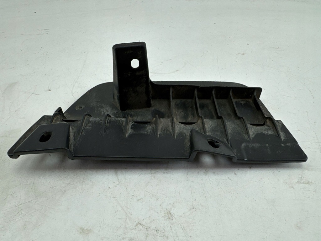 фото №8, Volkswagen golf viii 2020 задня сторона ліва бризковики задні