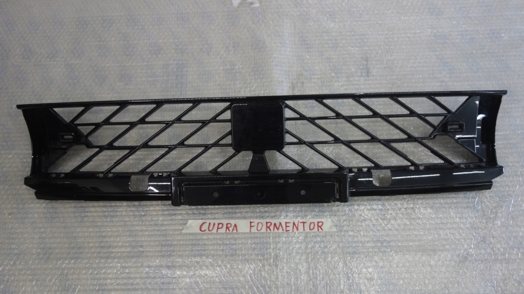 фото №1, Решётка средняя бампера перед cupra formentor