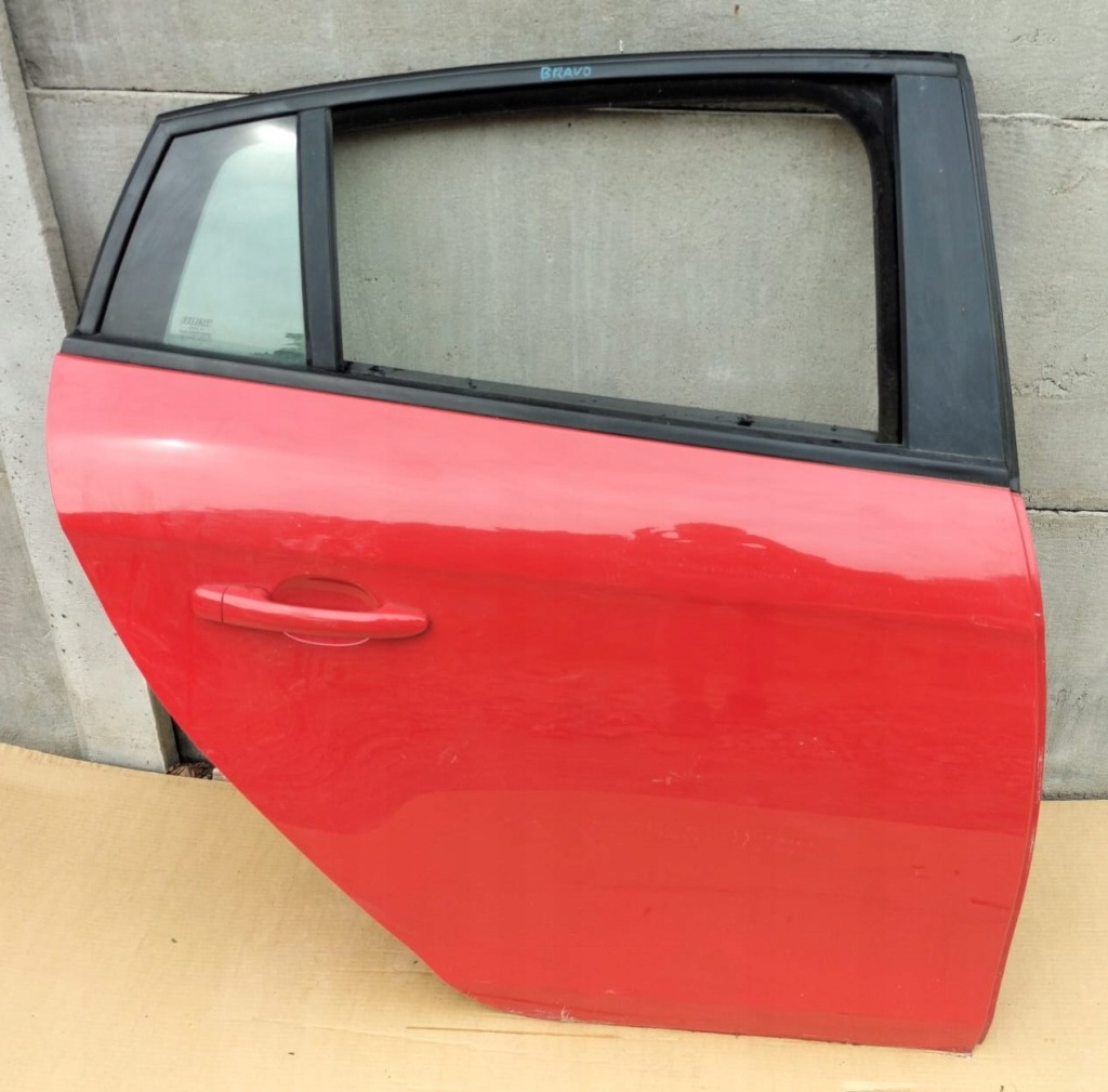 фото №1, Fiat bravo ii дверь правое задняя полный демонтаж