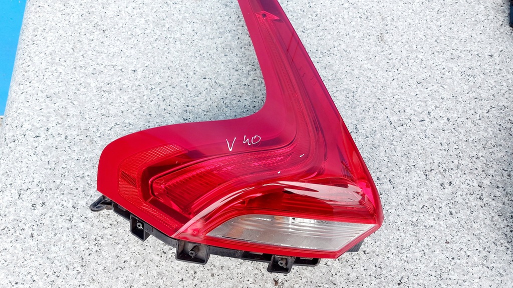 фото №1, Volvo v40 ii лампа задня задня ліва 31395844 ładna