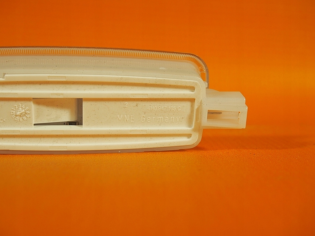 фото №8, Audi a8 4h лампа потолочный перед 4h0947105c