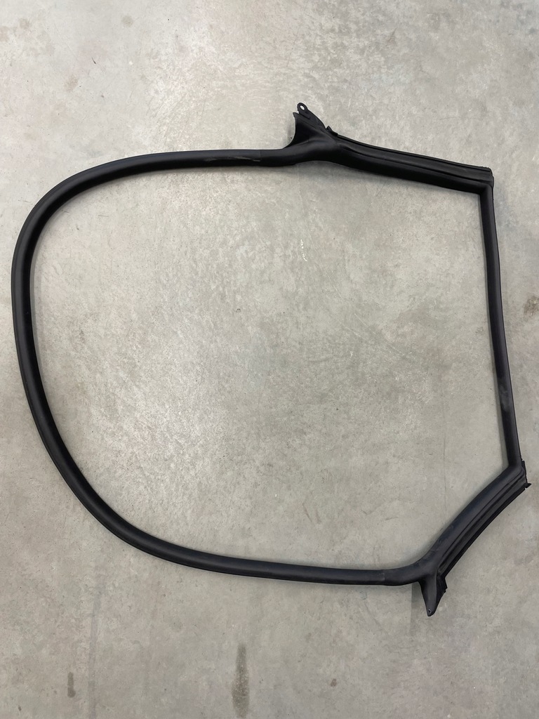 фото №1, Прокладка дверь левый задняя a5 8w оригинал идеальное состояние