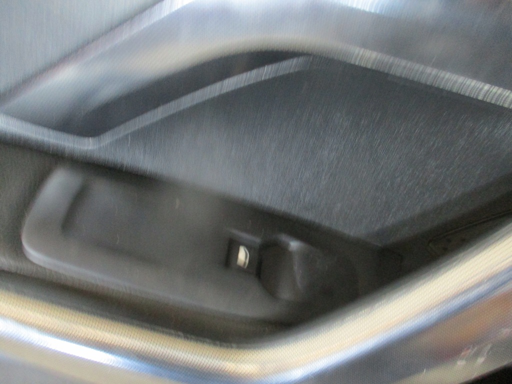 фото №7, Обивка обшивка дверь левых перед передних peugeot 2008 i