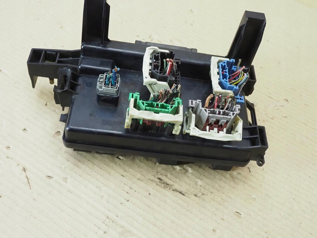 фото №9, Коробка запобіжників bsi chrysler 300c p05087269a