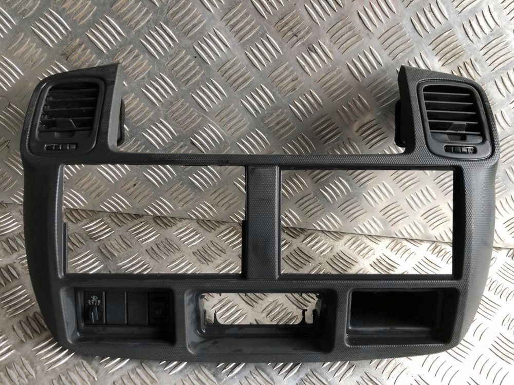 фото №1, Land rover discovery ii 98-04 рамка воздуховод решётка