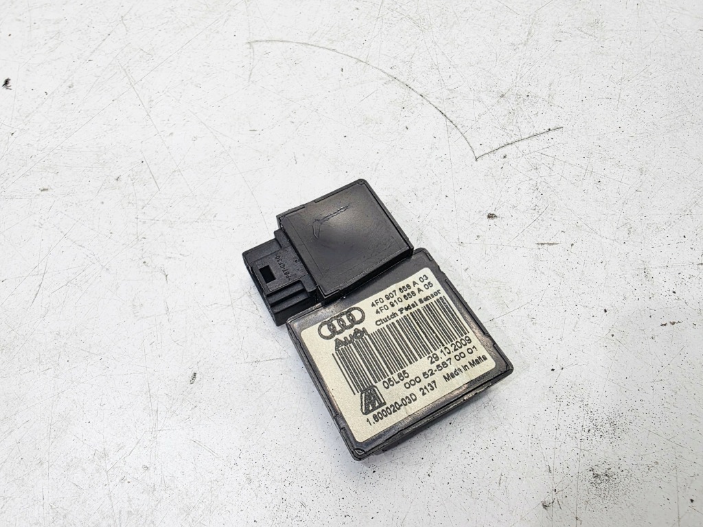 фото №1, Датчик педалі зчеплення audi a6 avant 4f5, c6 4f0907658a 2.0l дизель 2006