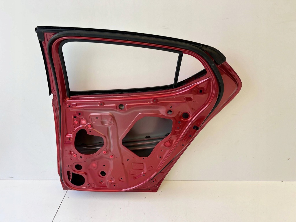 Mazda 3 hb 19- дверь правое  задняя bdmt72010 оригинал Цена