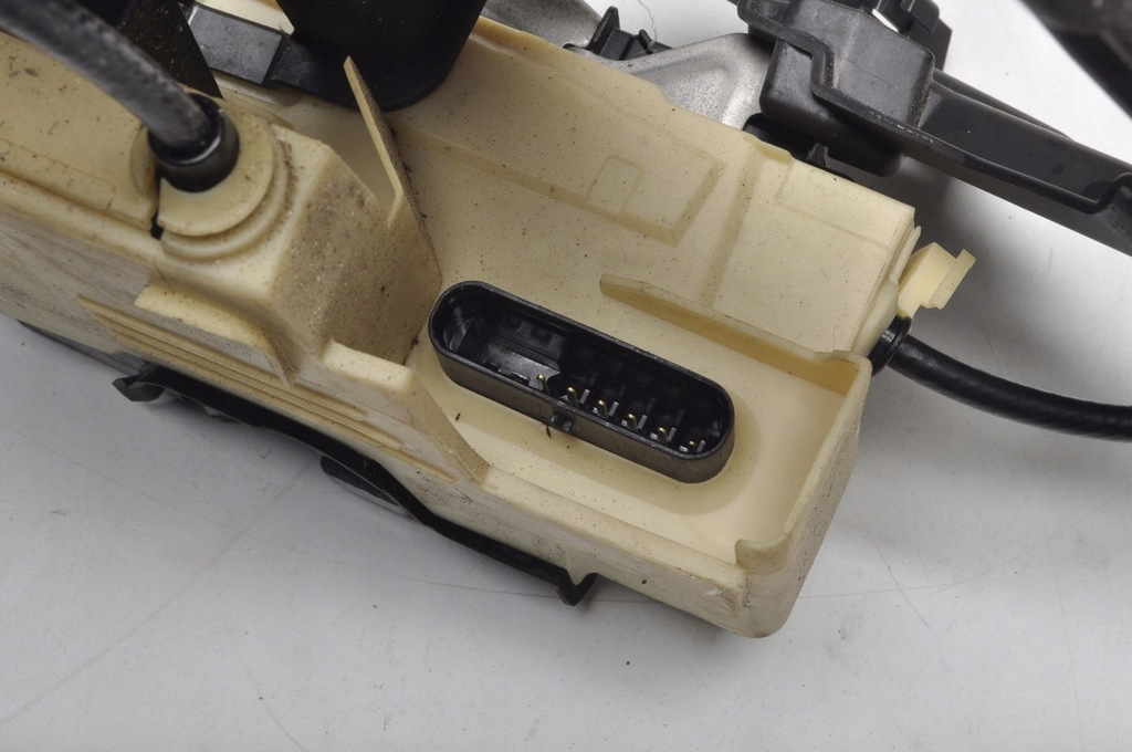 фото №8, Volvo xc40 2018- замок двері правий задня задній 32131411