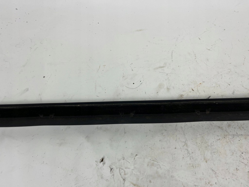 Молдинг стекло дверь передних maserati quattroporte Киев