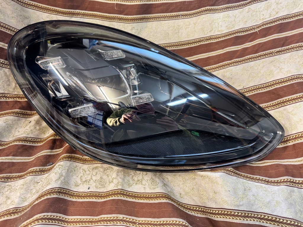 фото №1, Porsche panamera full led правий