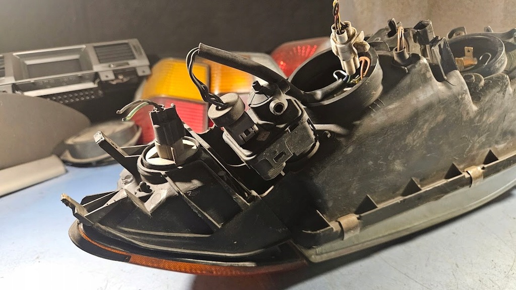 фото №8, Лампа фара поворотник левый перед передняя mitsubishi galant viii 8