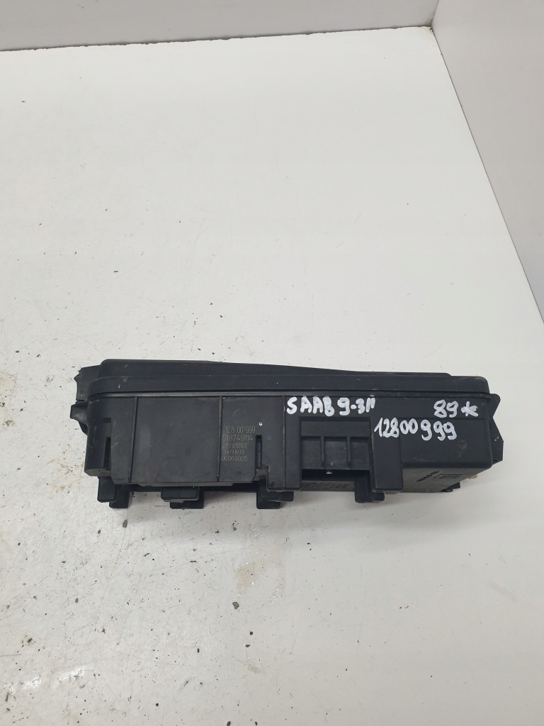 Купити Коробка запобіжників saab оригінальний номер 12800999