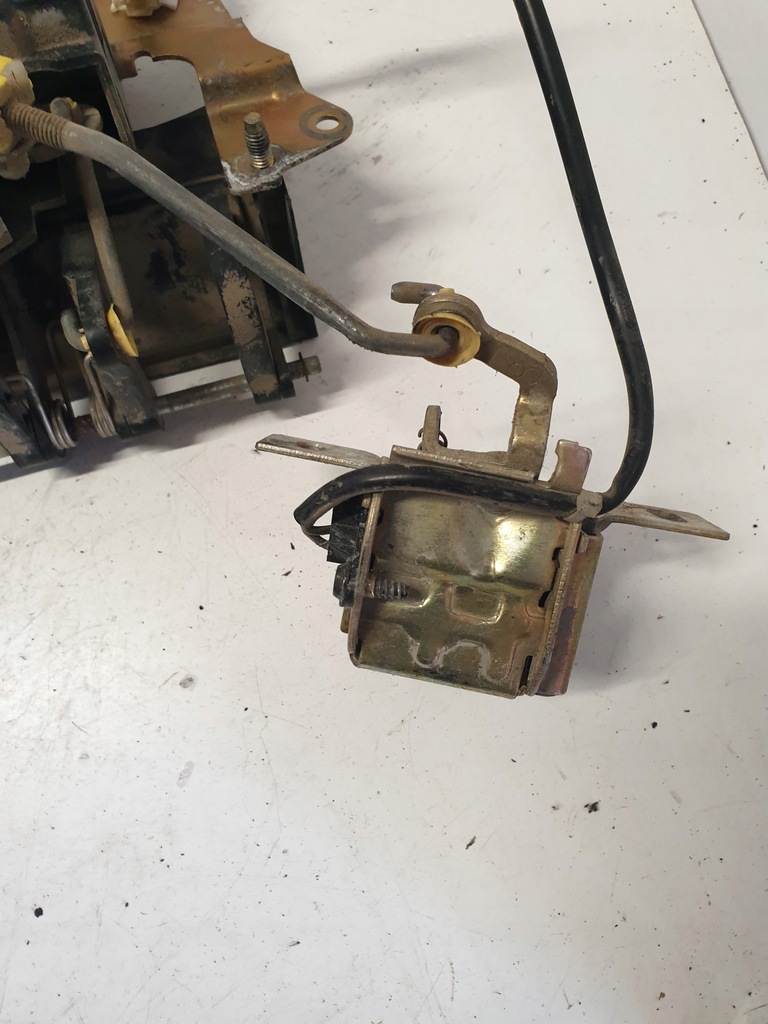 фото №4, Замок крышки багажника ford maverick ii