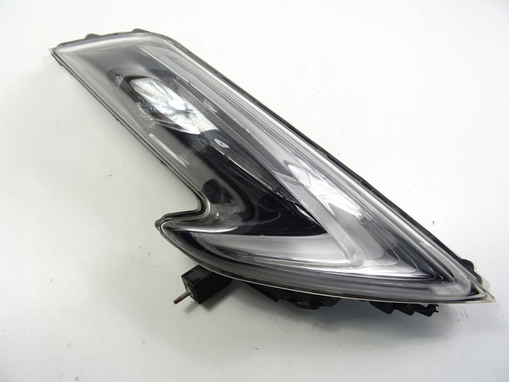 Nissan juke f15 рестайлінг  фара правий перед led drl 26120bv80a 14- Зі Шроту