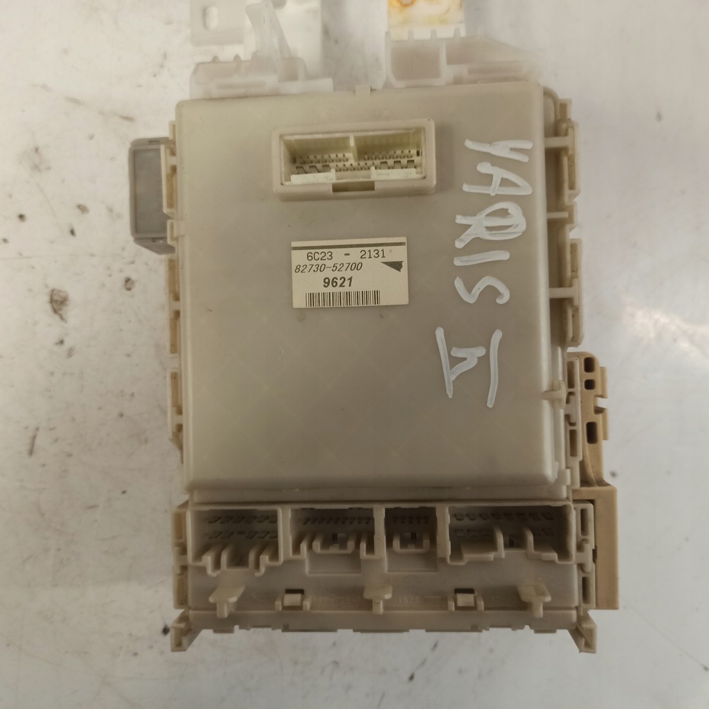 фото №11, Toyota yaris ii коробка предохранителей 82730-52700