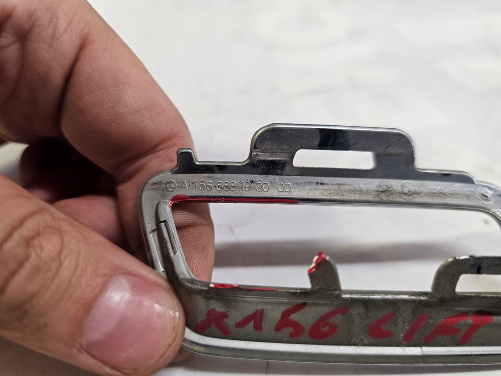 фото №9, Mercedes gla x156 lift хром накладка решетка a1568881900