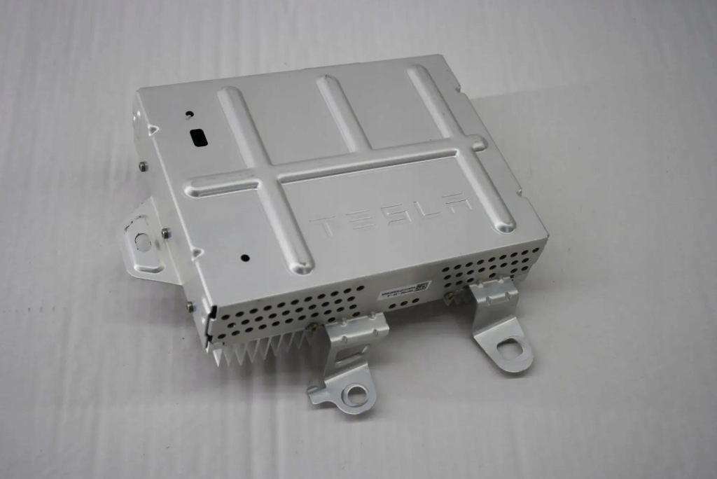 Купить Усилитель tesla model y 1507152 29007831 1.1l 2021