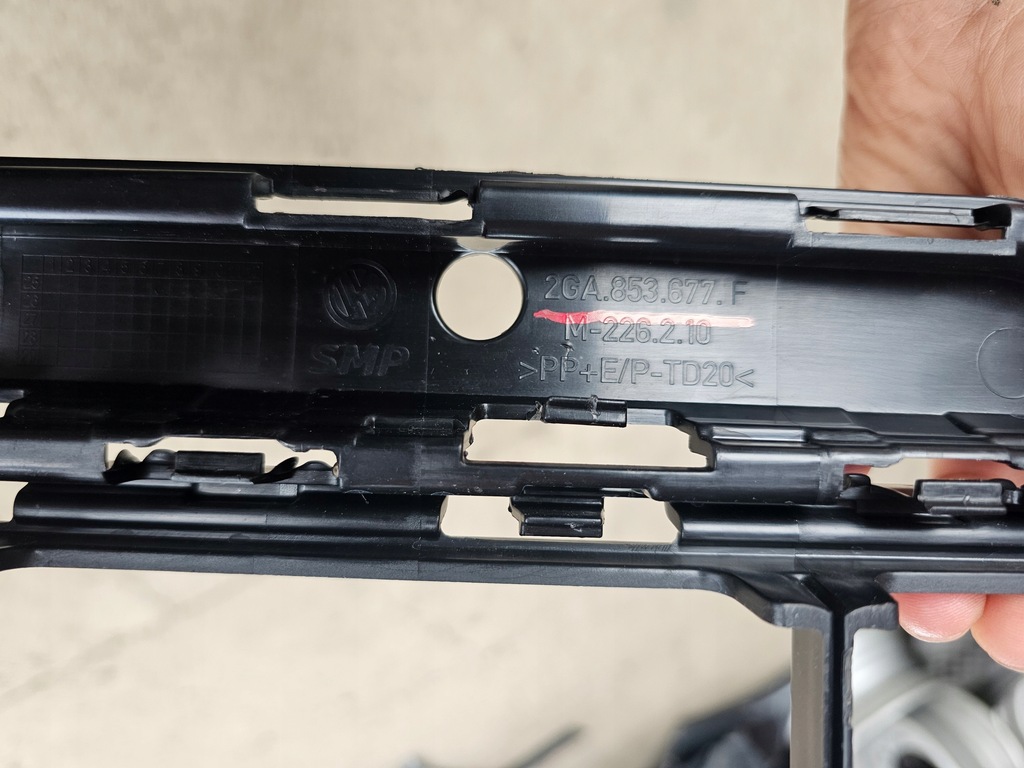 фото №14, Vw t-roc r-line решётка бампера передний перед 2ga853677f