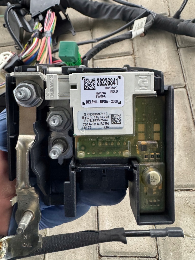 Wiązkamoduł напруги акумулятор citroen peugeot 28236841 оригінальний номер 308 508 Київ