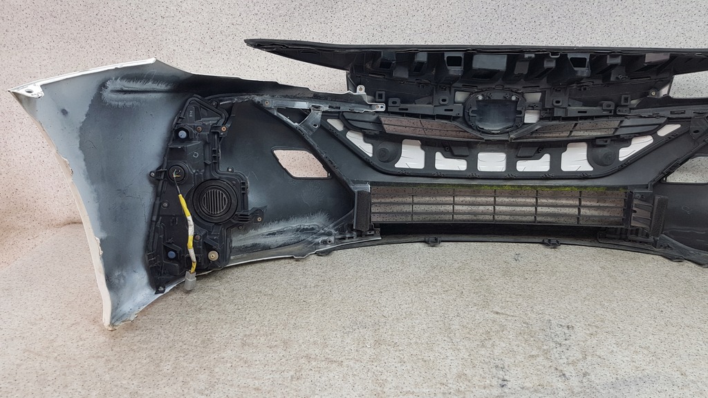 фото №10, Toyota prius plus prime 2016 - бампер перед 3547