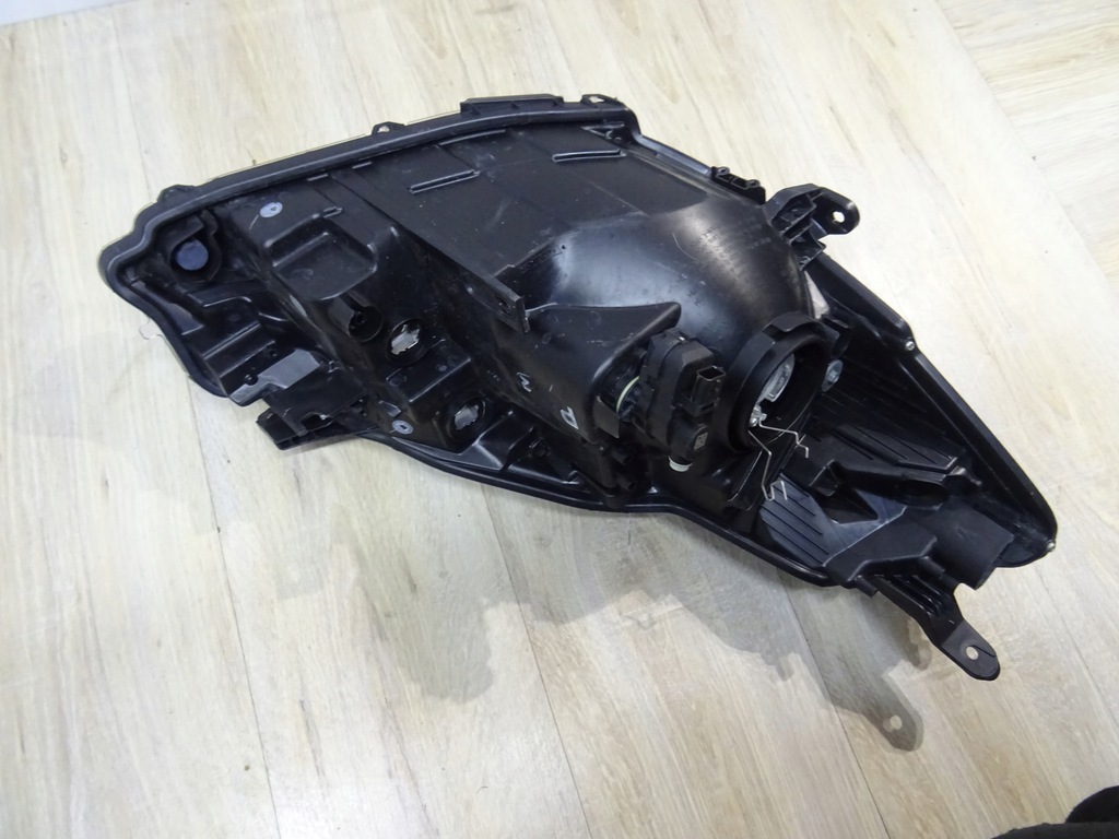 фото №7, Toyota yaris 3 lift лампа левая