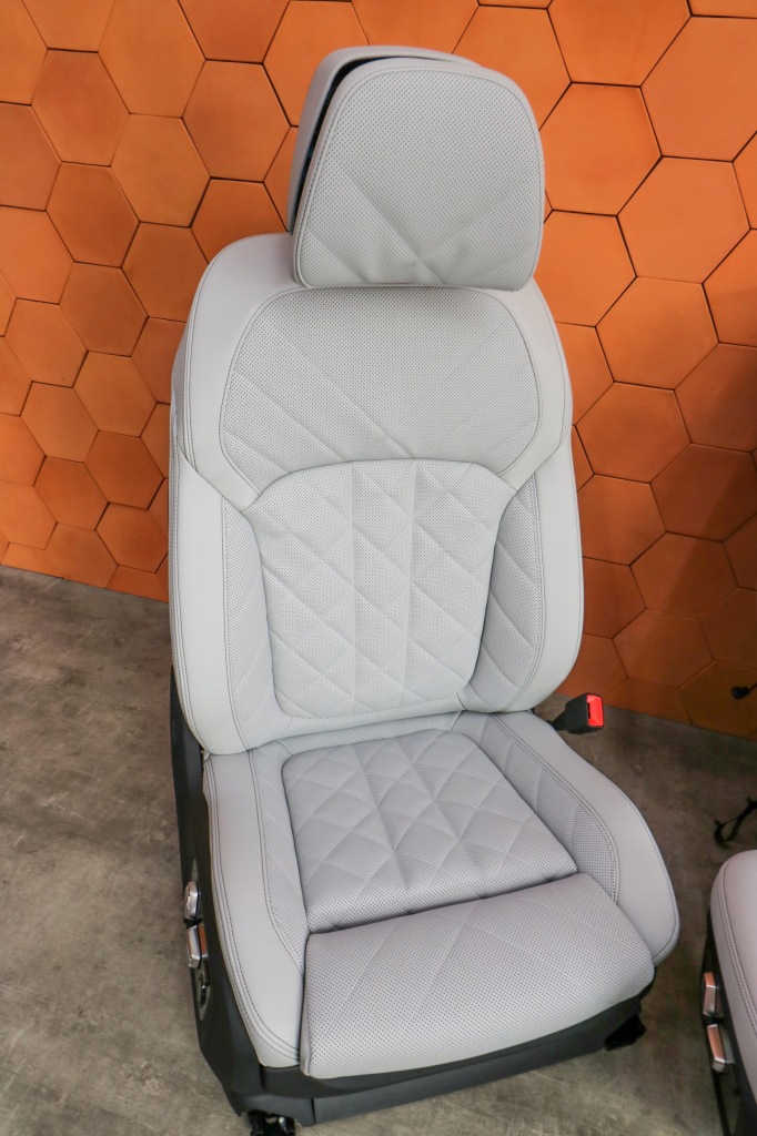 Bmw x7 g07 lci салон сиденья заднее сиденье 3 ряды память подогрев silverstone 1 km с Разборки