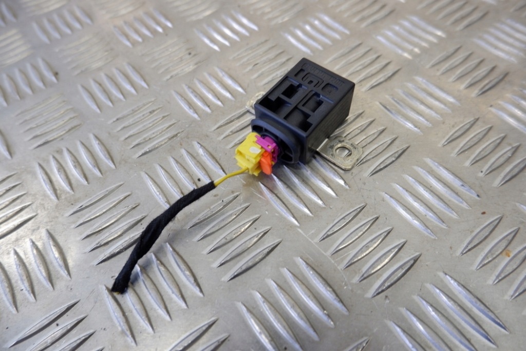 фото №7, Запобіжник акумулятор audi q7 4l 4f0915519 3.0l дизель 171kw 2006