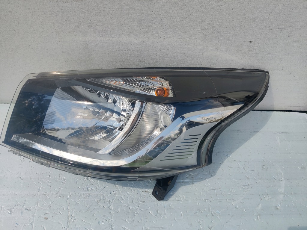 фото №1, Лампа левая передняя renault trafic iii левый перед 260605173r