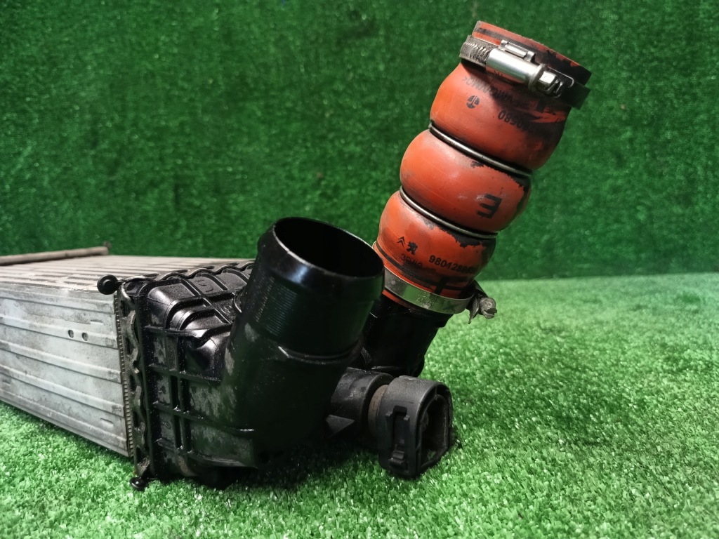 фото №4, Opel crossland интеркулер радиатор воздуха 9803900780