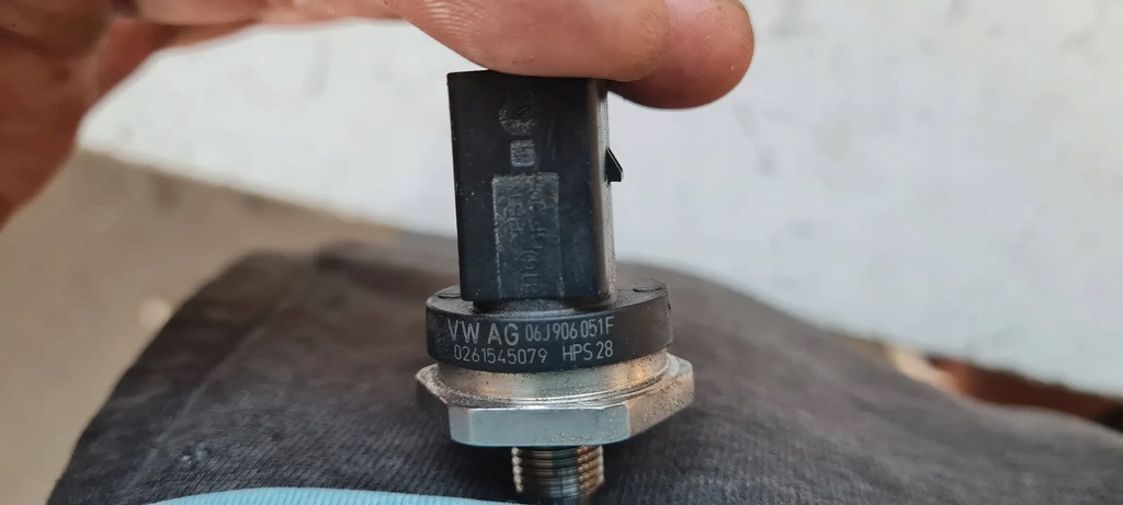 фото №7, A6 c7 4g lift датчик тиску оливи 3.0 tfsi 06j906051f a7 4g s4 b8 s5